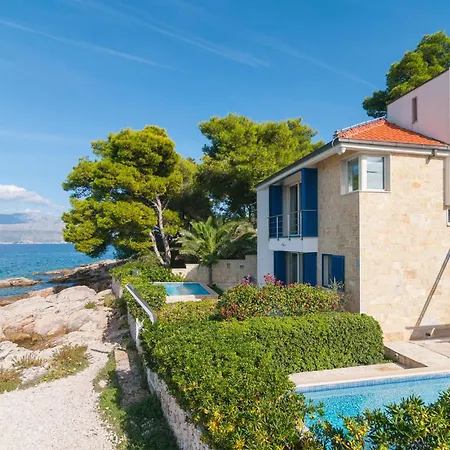 Gorgeous In With House Sea View Holiday home